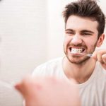 برای خوشبو شدن نفس چه کنیم ؟ ؛ رفع بوی بد دهان با این روش‌های ساده